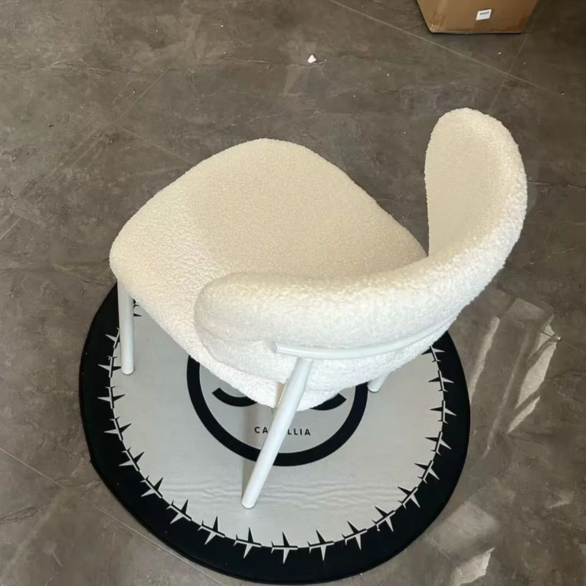 כסא בוקלה מעוצב לשידת איפור דגם אמילי - Image 5
